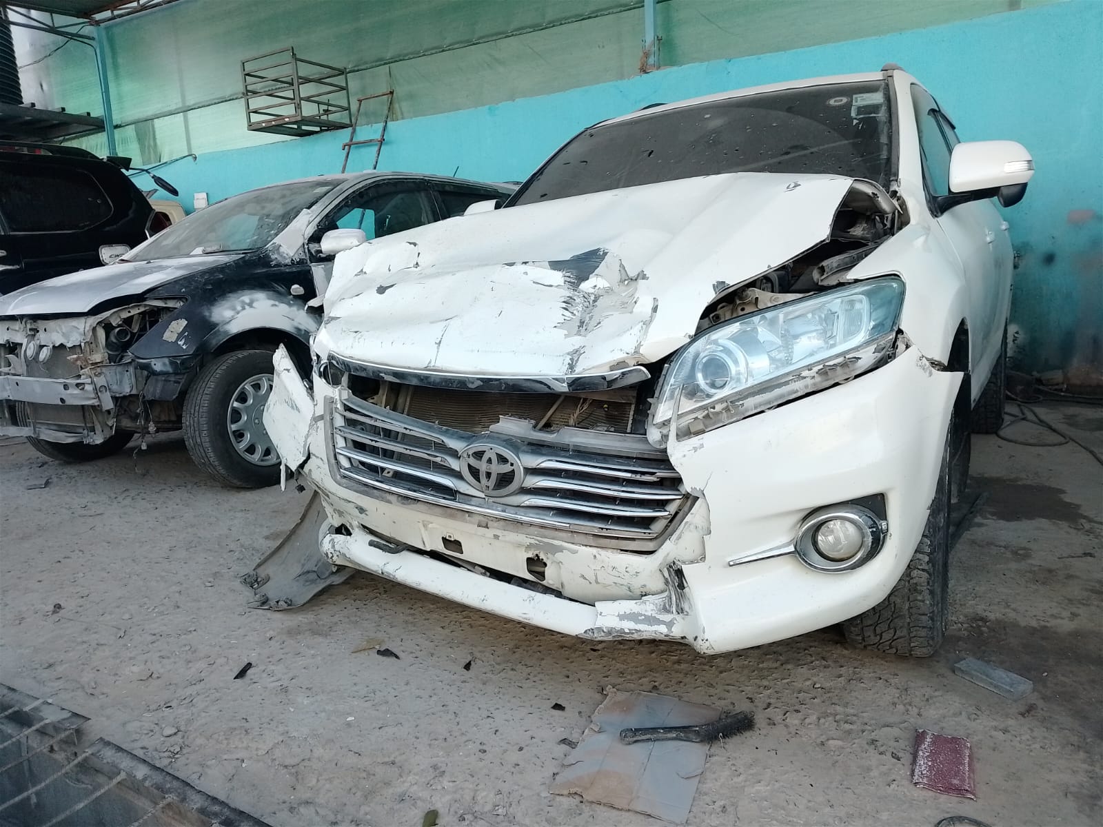 Toyota Vanguard Front end Collision Repair — before